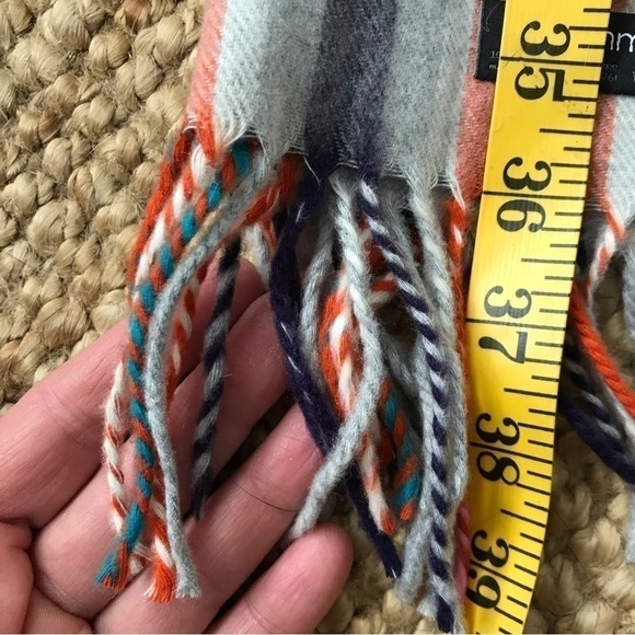 CASHMINK plaid scarf. - Picture 4 of 7